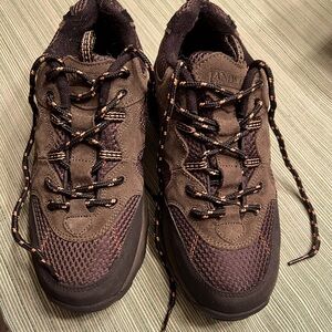 Lands End Women’s lace up trekker.